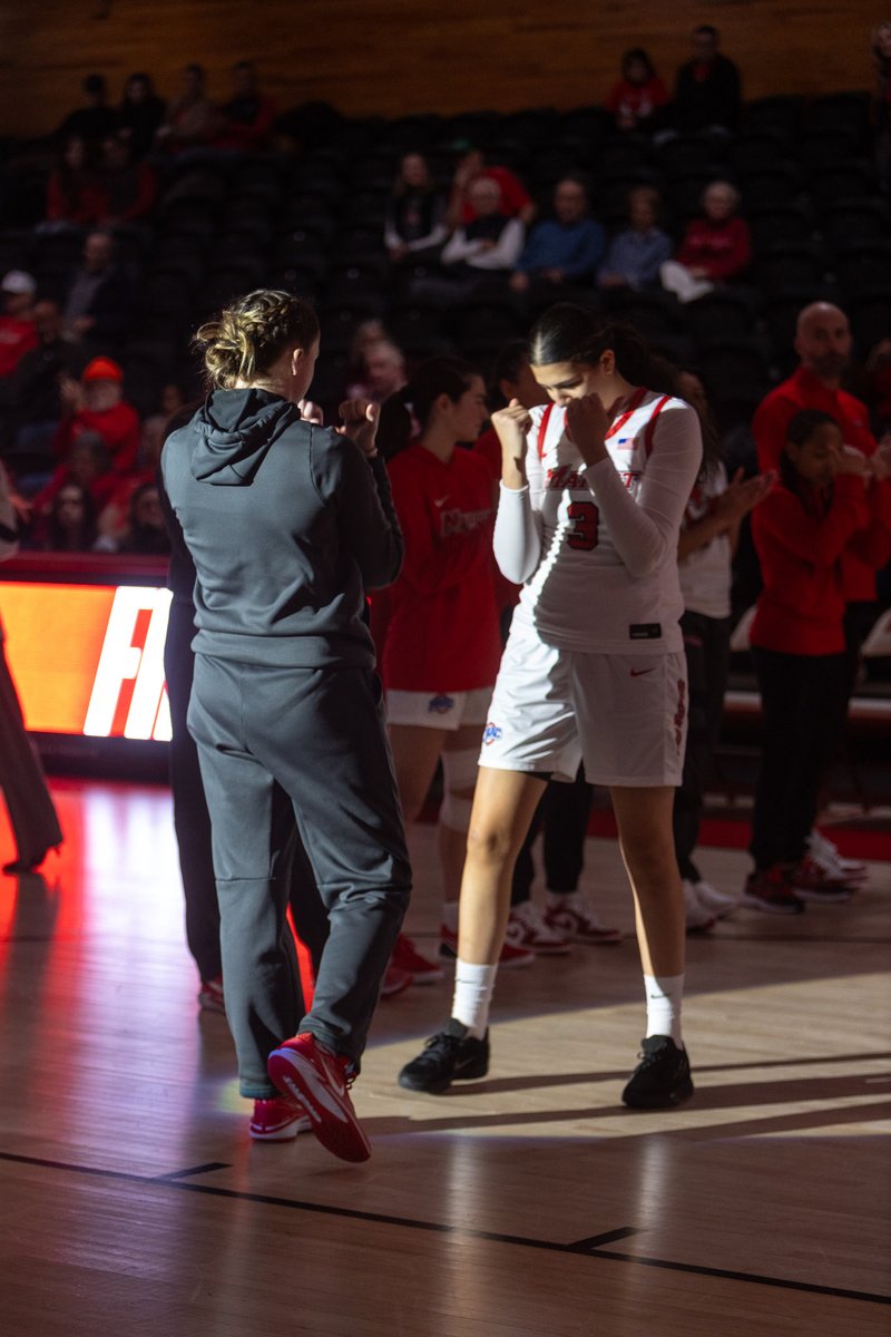 MaristWBB's tweet photo. Happy Birthday Justine!!! We hope you have an amazing day 🎂🎊🥳 https://t.co/GP7wFPhQI3