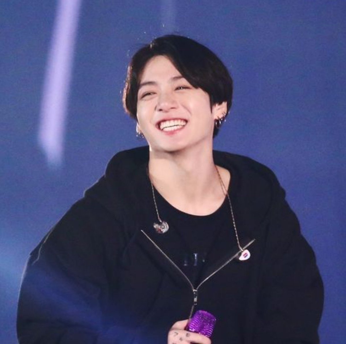 cloverjkgoo's tweet photo. #Jungkookbday

A thread to fall in love with him all over again. ♡ https://t.co/xVLt4zAhRC