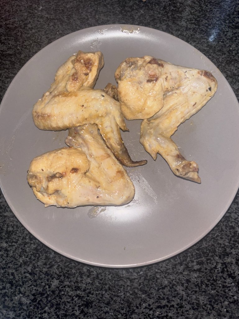 Nanachunga's tweet photo. Best boiled chicken wings award goes to….. 😂 https://t.co/xXOkGkYMaa