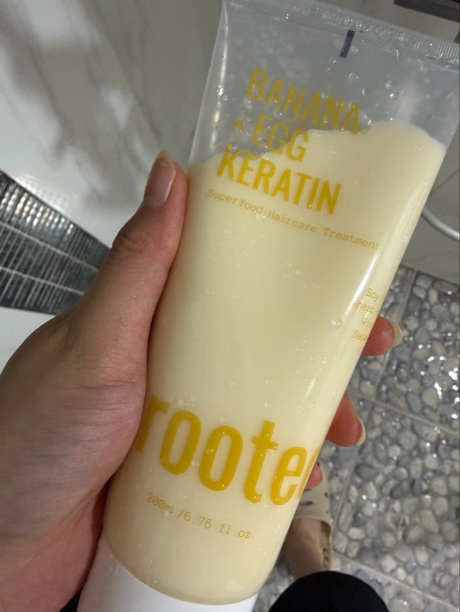 eeh_ar's tweet photo. 누님들 오랜만입니따
머리말리다가 트리트먼트 너무 조흔 것 같아서 알리러 왓어요..
프루티드 바나나 에그 트리트먼트인데
금전관계 얽힌 것 없고 광고 아닙니다…
인스타에서 제공받은게 끝인데
머리말리다가 너머 부드럽게 빗기길래 머리말리다말고 찍어왓더요
요즘 머릿결이 자꾸 신경쓰이네요… https://t.co/eguskYLM4W