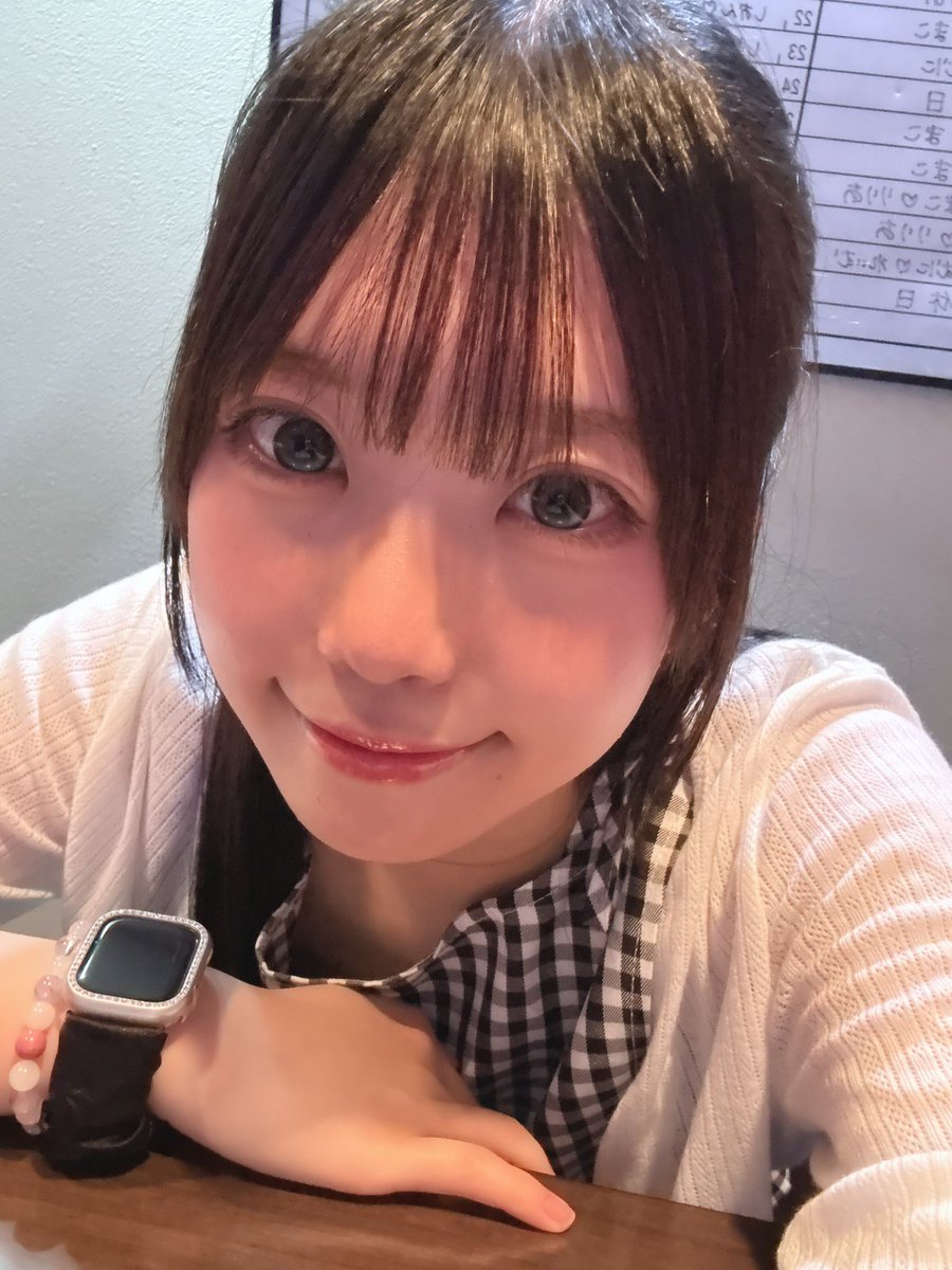 mofru_emma's tweet photo. おきゅいんしました〜！
雨で髪おわってるけど逢いに来て〜👉🏻( ֊  ̫ ֊   )👈🏻🌀
るるちゃんと5時まで！ https://t.co/wj23RdxEZf