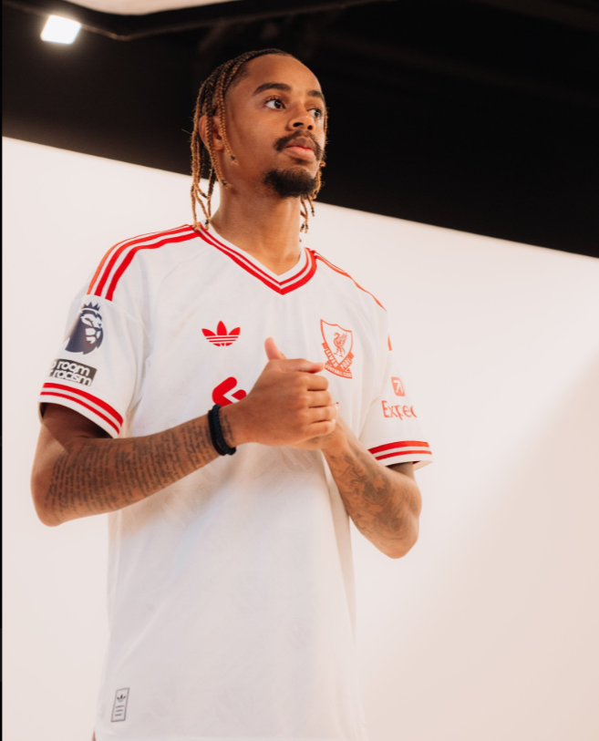 SammyLFC07's tweet photo. 🔴Liverpool fans are simple, i post Bradley Barcola picture and they like.
So simple💯💯

#YNWA #LFC https://t.co/656S7LuzkJ