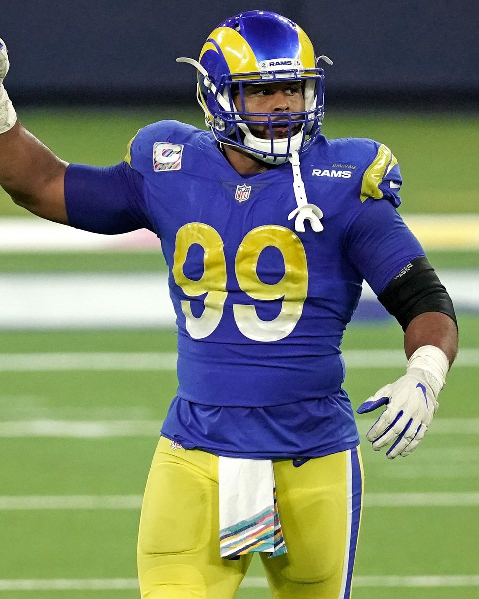 jasrifootball's tweet photo. 𝗧𝗥𝗘𝗡𝗗𝗜𝗡𝗚: Aaron Donald says he recorded his workouts so he could “grade” his own technique while he debated a possible comeback: 

“I studied myself to a T. Watched every movement, every cut, every hip flip. In my opinion, I don’t see no difference. If anything, it looked a little cleaner to me.”