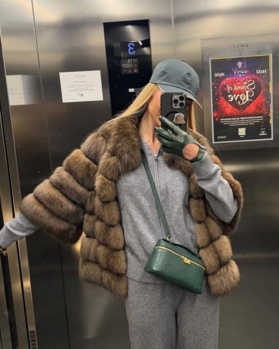 InfurMagazine's tweet photo. The temperature dropped. The standards didn’t.
#infur #infurmagazine #furluxury #furstyle #luxuryfur #richvibes #luxurylifestyle #statementlook #sablecoat #sable aesthetic #itgirl #richgirl #thatgirl #cleangirl #oldmoney #furjacket #aw26 #fw26 #mobwife #fashionweek #softluxury https://t.co/aiQ1OFl6sO