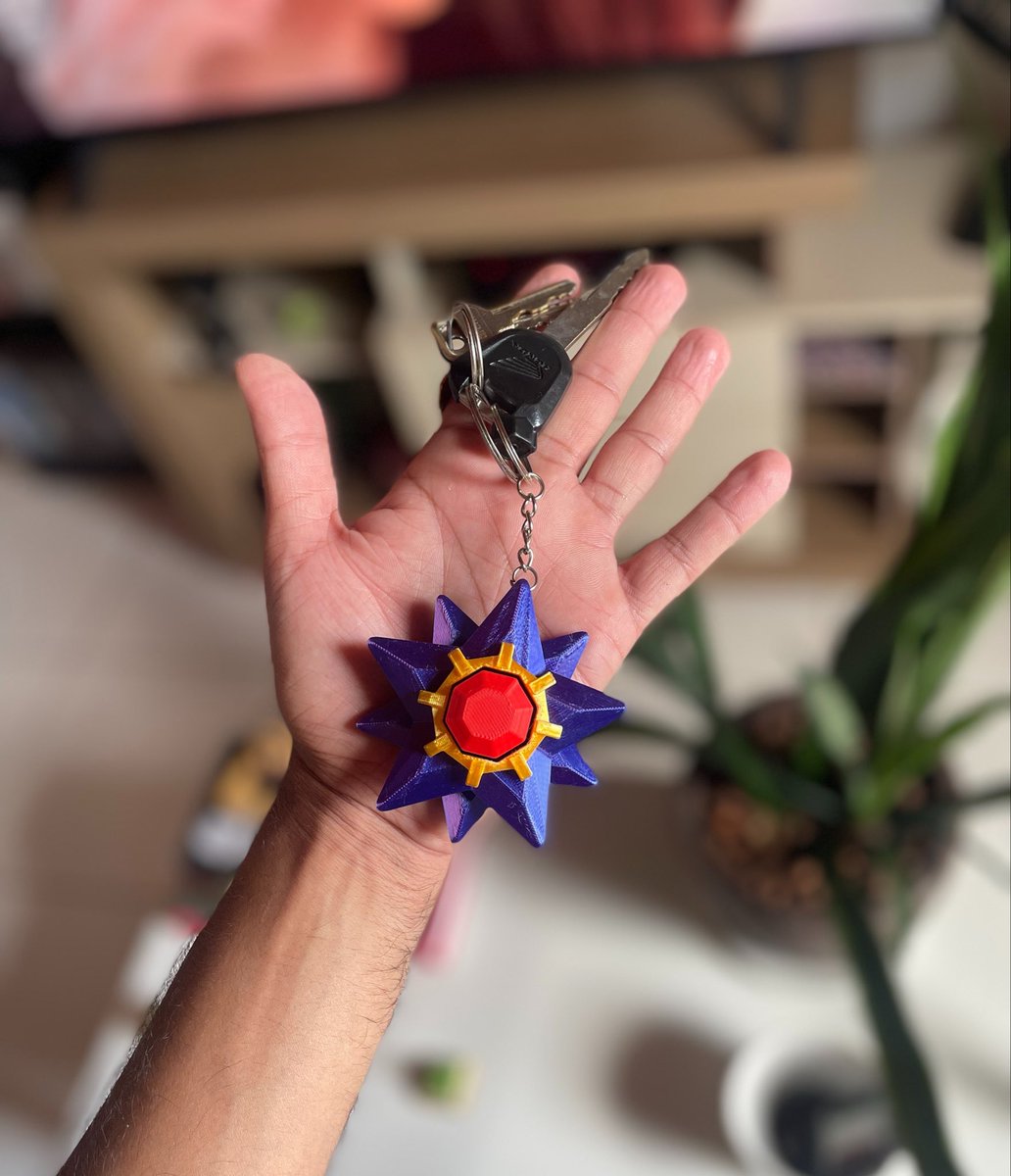 eiJooonas's tweet photo. Af, morrendo de amores por meu chaveiro de Starmie que comprei esse fim de semana na Estação. https://t.co/8ELThZJVla