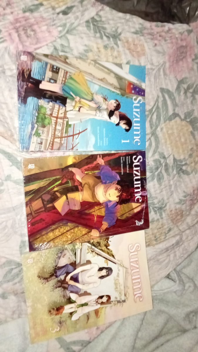 jojonokime's tweet photo. @tubaraocharuto Tô organizando, é de pouco mas com o tempo conseguimos. 

Estante e muito livros, para quem gosta é assim.  E em breve vou concluir minha história que já tá disponível. 

Sem pais ricos também é sem condição das melhores.  Mas pra quem ama se esforçar!!!😝😜 https://t.co/YlppEbuOip