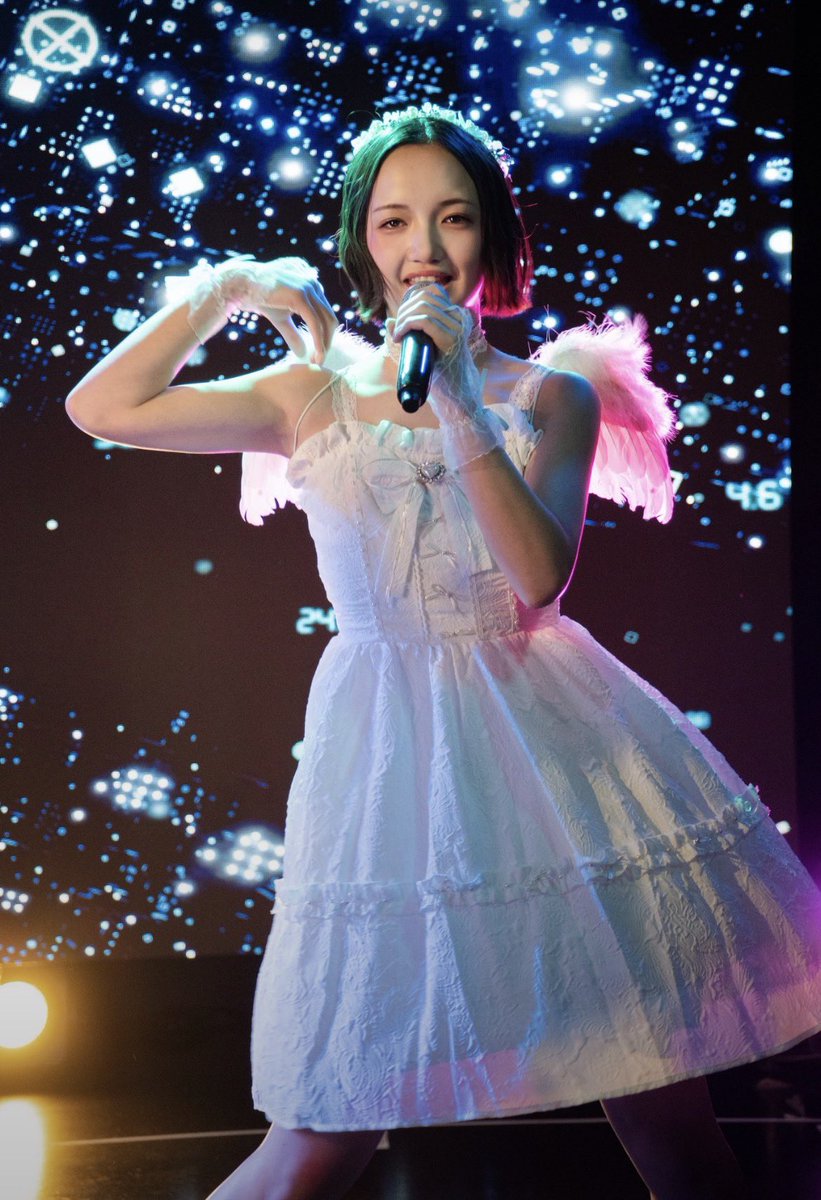 runanaruseruna's tweet photo. 去年のハロウィンライブのとき‼️
るなは天使なったー💗💗💗

今年はなににしよーかな💞💞💞 https://t.co/i4HRwd679z