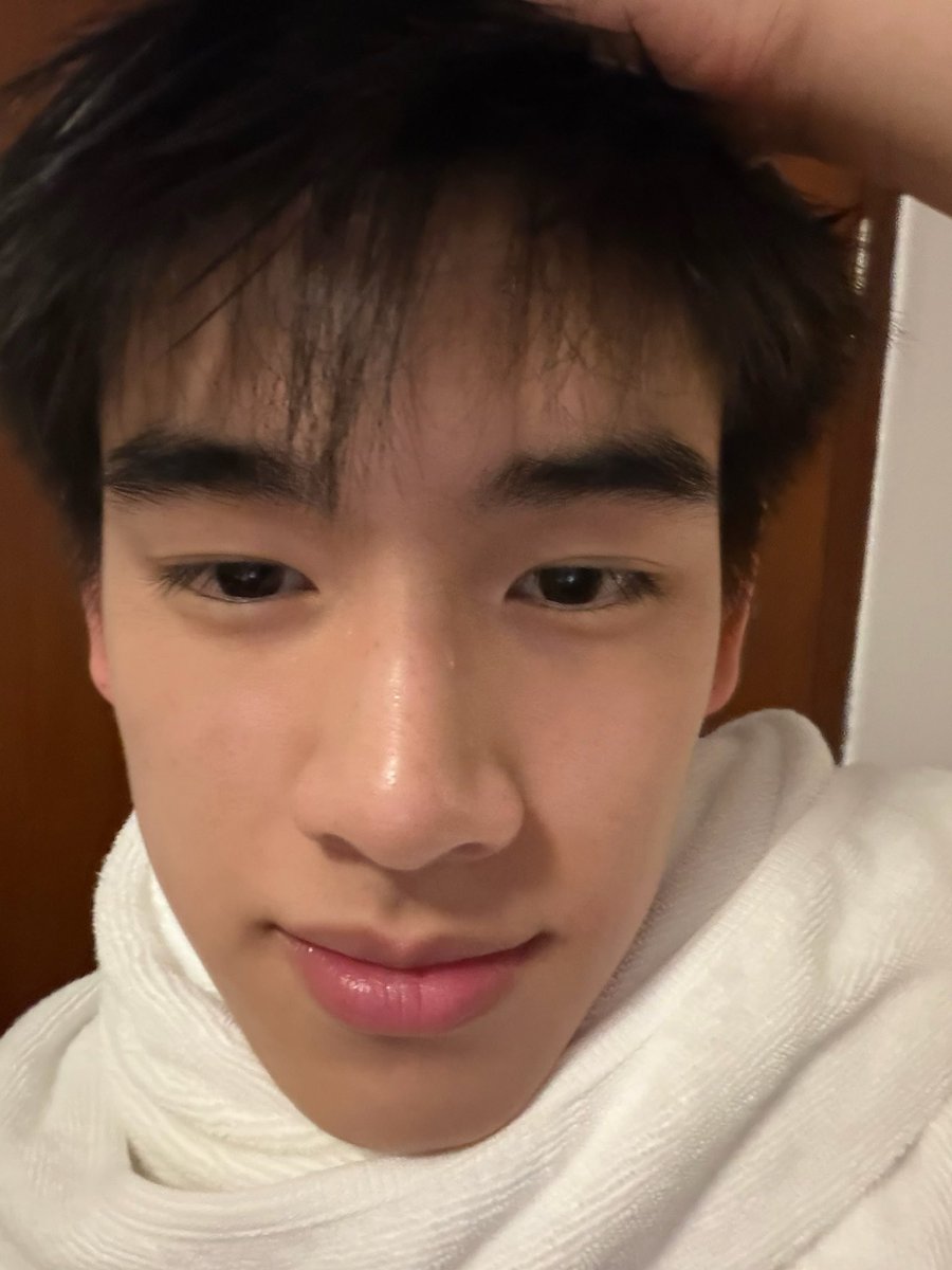 ujeenayp_'s tweet photo. กู๊ดไนค์นะครับ ฝันดีคับ 😴💤
#ujeenayp_ https://t.co/jA3WioFofT