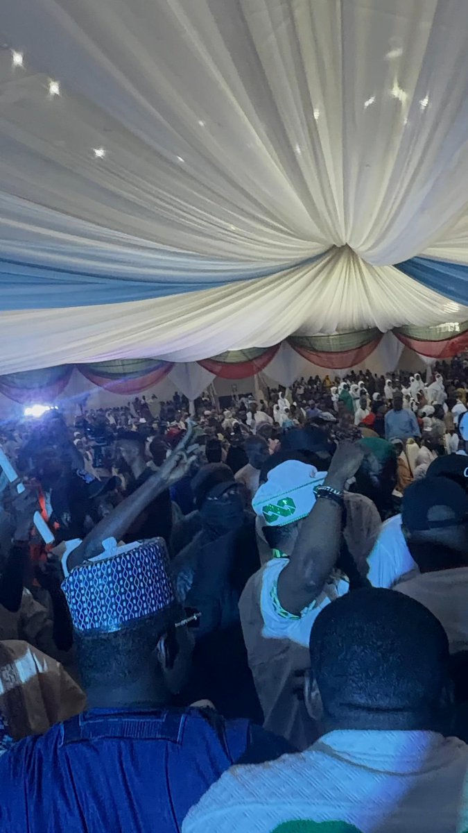 Tobenna21s's tweet photo. The Northwest Mega Town Hall in Kaduna brought together voices from different parts of the region, united around conversations about Nigeria’s development and the Renewed Hope Agenda. 🇳🇬
#RTIFNkadunaTownhall https://t.co/Kv416okkOx