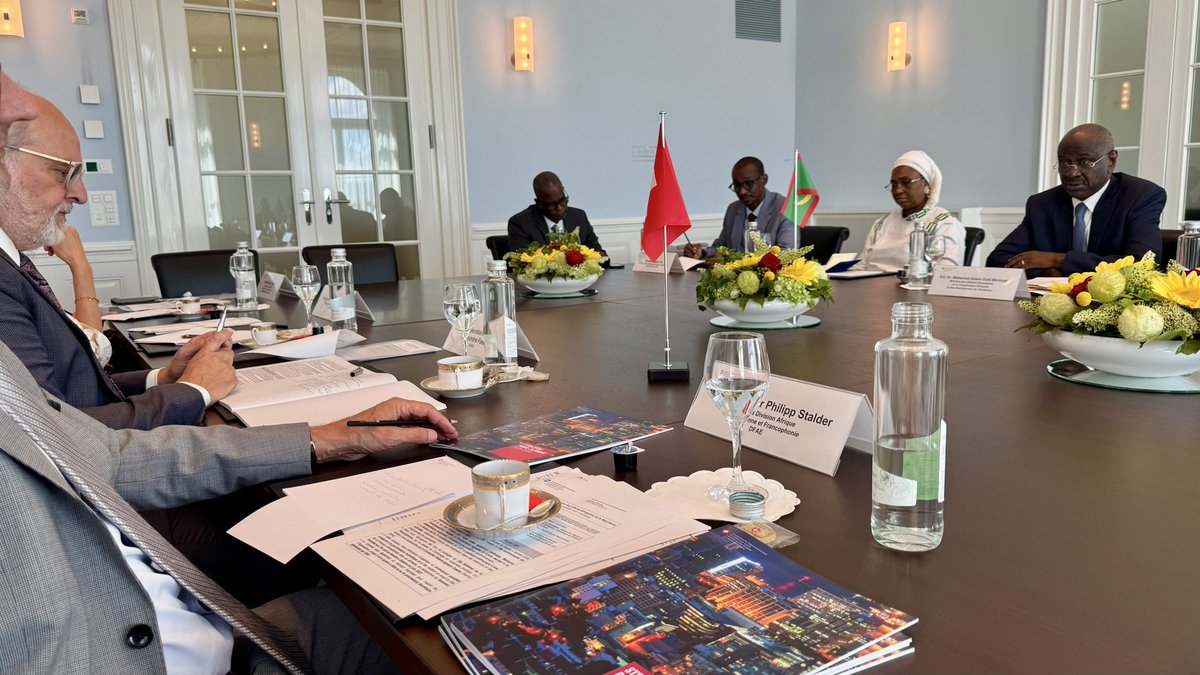 SwissMFAStatSec's tweet photo. Riche échange avec @OuldMerzoug, Ministre des Affaires étrangères de Mauritanie, autour des enjeux multilatéraux et de la contribution de la 🇨🇭 et de la 🇲🇷 à l’espace francophone, en présence de Mme Coumba Bâ, candidate au poste de Secrétaire générale de l’OIF. https://t.co/jzSd0WkNeg