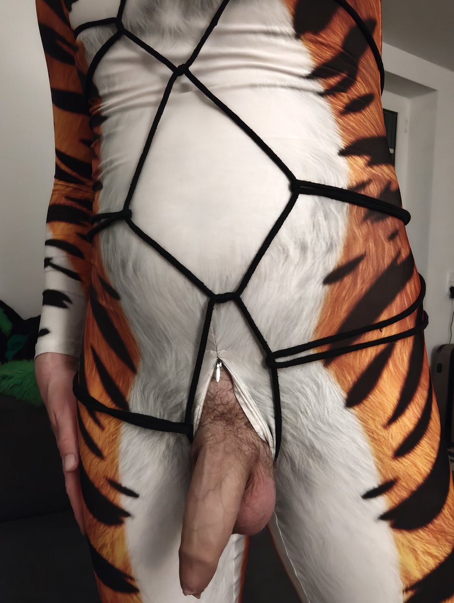 KoberanteAD's tweet photo. Huffffffff~~ was tied up properly for the first time recently https://t.co/dWGB6FQS8n
