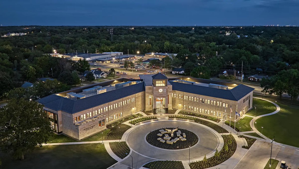 CoachKhalilS's tweet photo. D2 Spotlight of the Week 🏀

📍 Washburn University | Topeka, KS

A D2 program competing in the MIAA, Washburn offers a competitive basketball environment, strong academics, and a proud tradition of success. One of the best D2 programs in the country! https://t.co/KI1Qe9jO8k