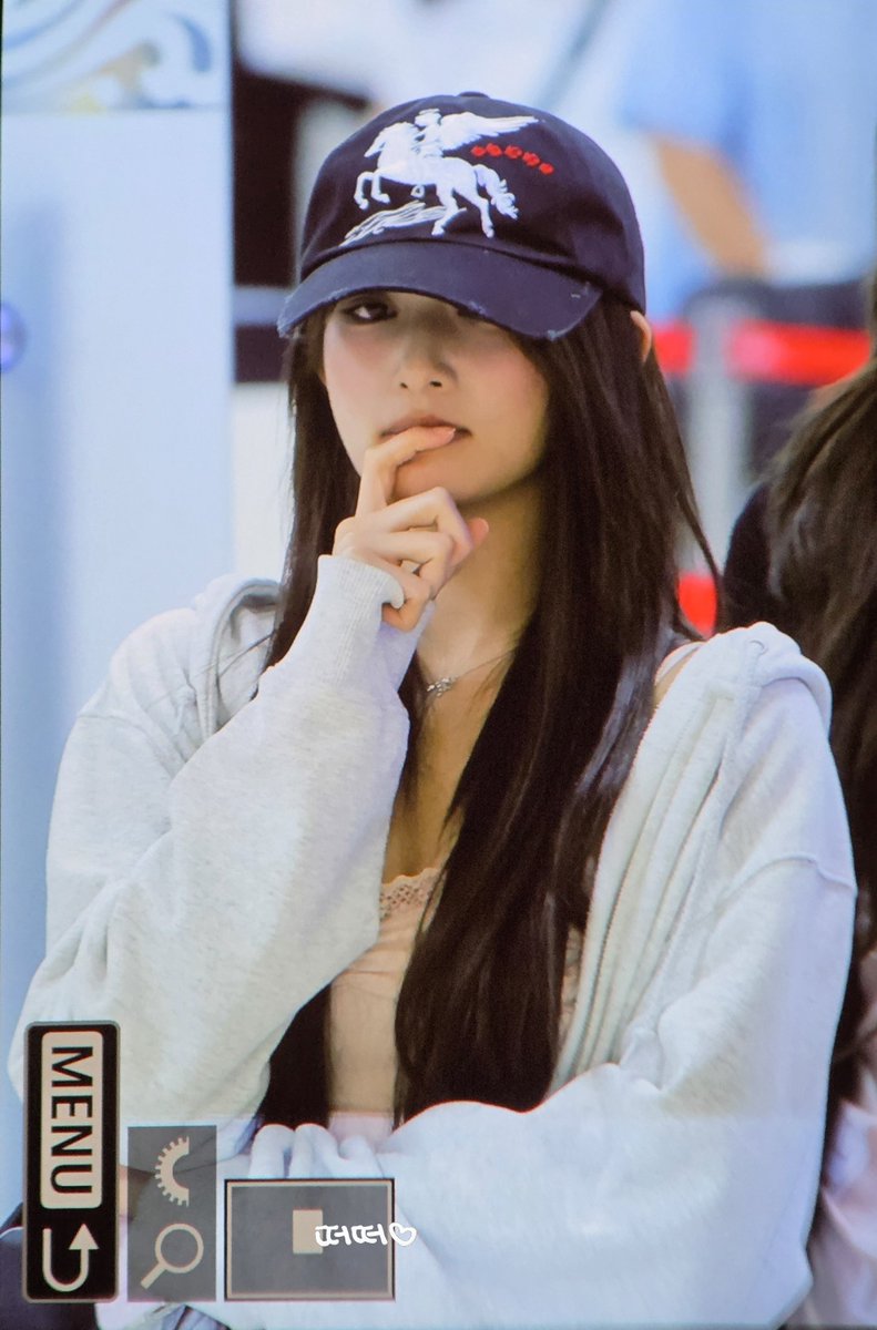 hyuntamong_0221's tweet photo. 260831 GMP 입국

 #IVE #아이브 #LEESEO #이서 #イソ https://t.co/vp53OwZAKb