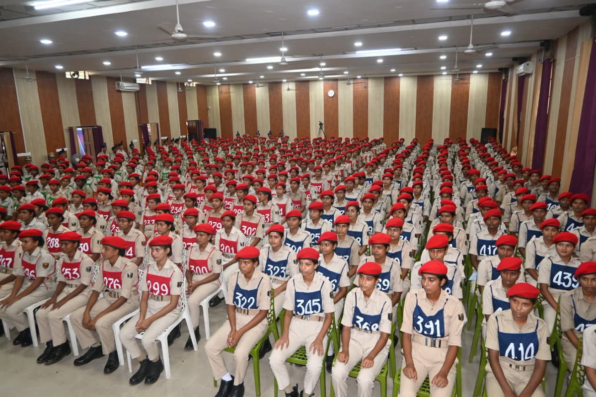 CRPFBIHARSECTOR's tweet photo. दिनांक 31 अगस्त 2026 को समूह केंद्र मोकामाघाट केरिपुबल में बिहार पुलिस की 482 नवनियुक्त महिला आरक्षियों के 270 दिनों का बुनियादी प्रशिक्षण मुख्य अतिथि श्री राज कुमार, पुलिस महानिरीक्षक, बिहार सेक्टर के द्वारा दीप प्रज्वलित कर बुनियादी प्रशिक्षण का विधिवत शुभारंभ किया गया।
#CRPF https://t.co/C22sU93N8z