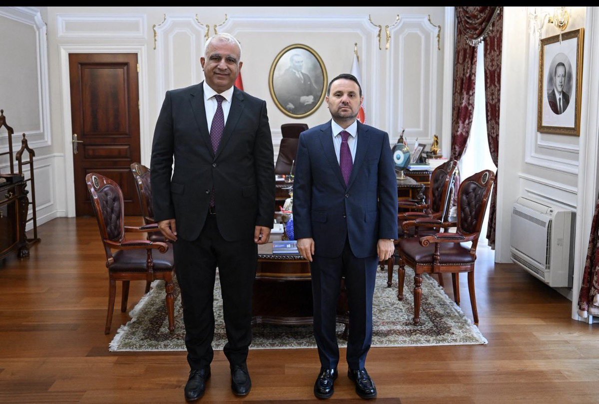 TiklaHaber_com's tweet photo. Demirören Haber Ajansı Genel Müdürü Cemal Coşkun, Adelet Bakanı Akın Gürlek'i makamında ziyaret etti. https://t.co/YcJ4hDWcdB