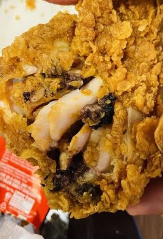 JunaidkhanREAL's tweet photo. Kahi @punjabfoodauthorities ne @kfc_pk kay sath koi dealing toh nah ki hai keh mere evidence provide karnay kay bawajood bhi abhi tak koi action nah liya ghya. @cmpunjab yeh logo ki sehat ka swal hai. please take action, I have evidence. #junaidkhan #kfc https://t.co/mf9T4mp3Wp