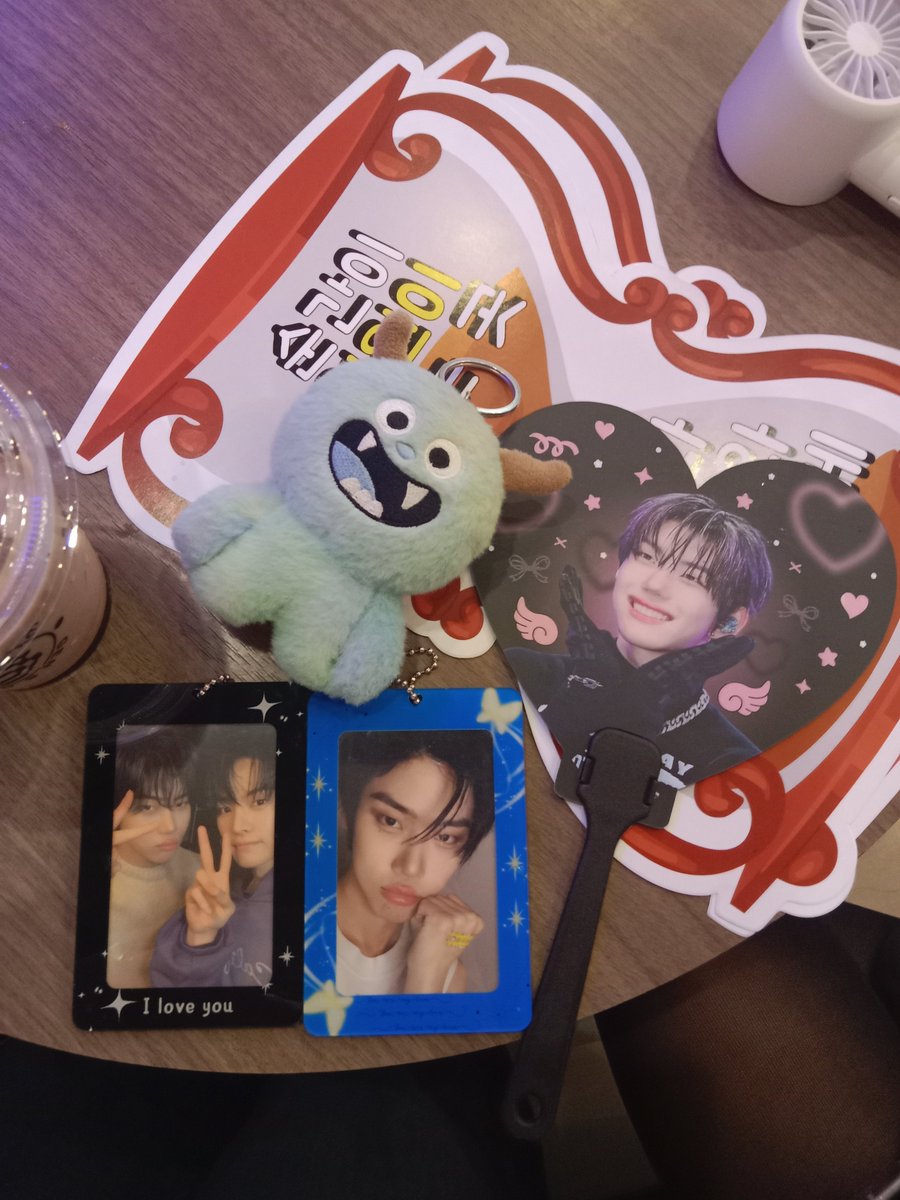yeo_junieee's tweet photo. @Closeureyes_INA &amp; thank you very kamsa buat closer atas freebis gemesnya💙

@Closeureyes_INA @yeojunnism @yeojunfr @ineedaplane @Lynxstarr_ @dongpyourlove @kyoungbimut  @supernkvaa @lupieceuz @nyangmataez @matchabinn @hirunliew @estehxmanis @berryeoun @skyoungbaes @hhanans_@jyohoon @seungholopie https://t.co/VoNLyraHyu