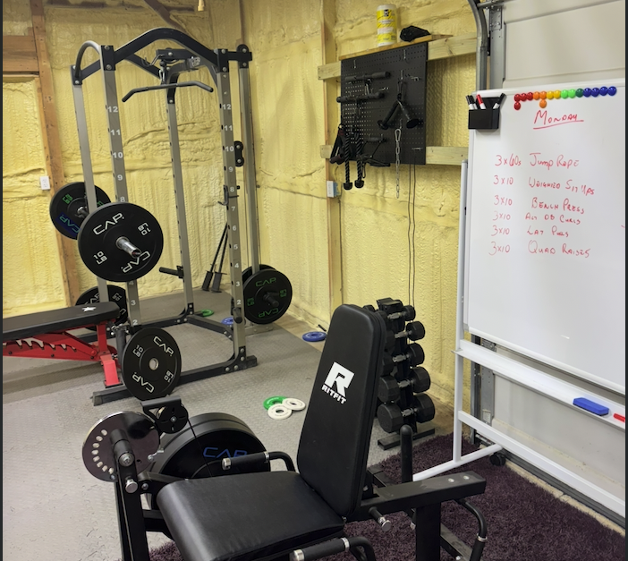 ACamden2031's tweet photo. 💥6AM Monday Morning Workout before school 🏋️‍♂️ Thanks Dad for being my workout partner!!! 🥎 
➡️➡️ it's 6am on Monday morning - Sorry, no selfies! https://t.co/782U2Zq8xu