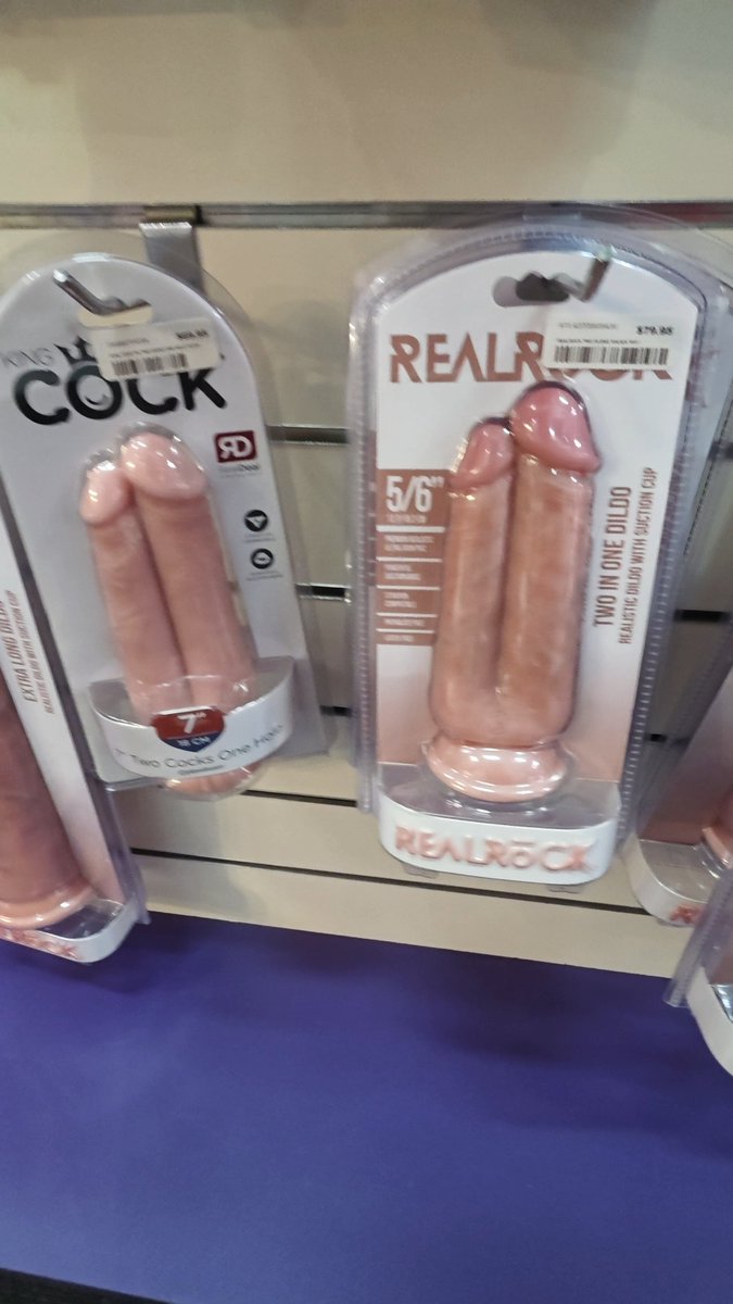xxcherryslty's tweet photo. Daddy asked if I can fit into all my free use holes ?
I got scared and wet a little 🤭
But these are crazy sizeeeee!! 🙊🙈 https://t.co/auGchxHcDz