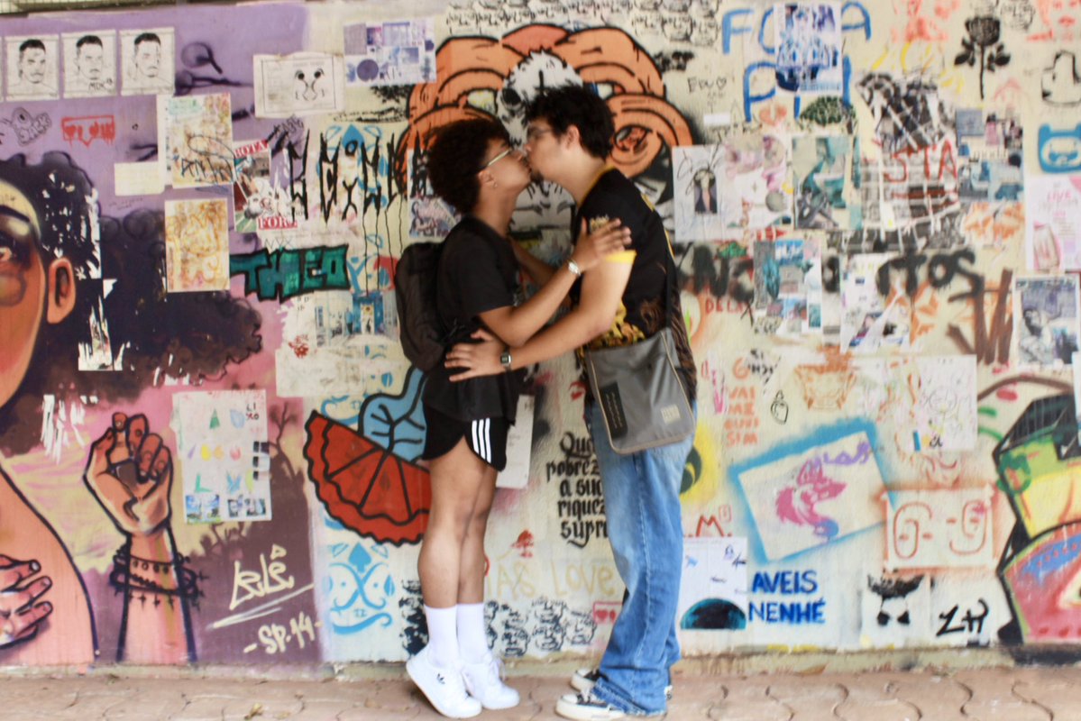 chemaconha's tweet photo. viva o amor na universidade federal de goiás !!!! https://t.co/8xCocnWlcW