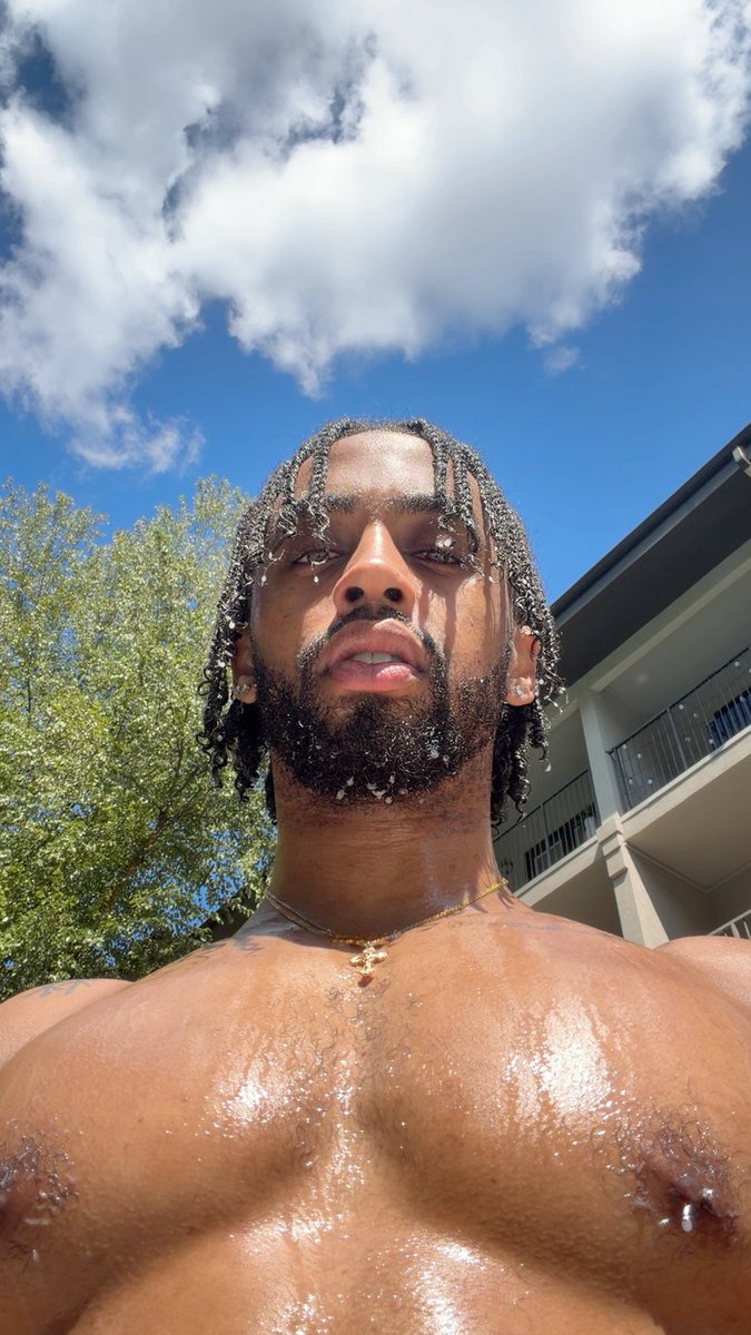 Neyzus__'s tweet photo. Pool Day 10/10 https://t.co/LTM4ctULIl