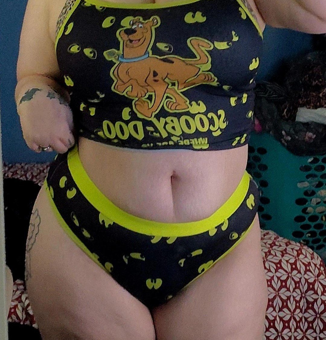 SmegmaSam9's tweet photo. Who wants a Scooby snack 😩🖤 https://t.co/RVgbEnYqA9