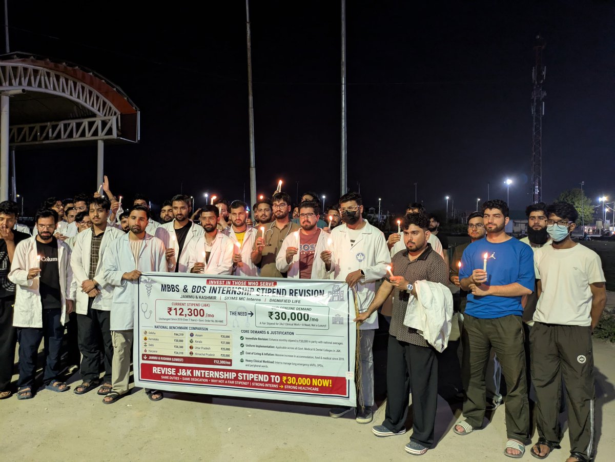 exulansistX's tweet photo. MBBS interns held a peaceful candle march today, standing together for a fair and long overdue stipend hike.
Peaceful. United. Determined.
₹30,000 stipend a legitimate demand, not a luxury.
#hikejkinternstipend https://t.co/QAnJd3lFOz
