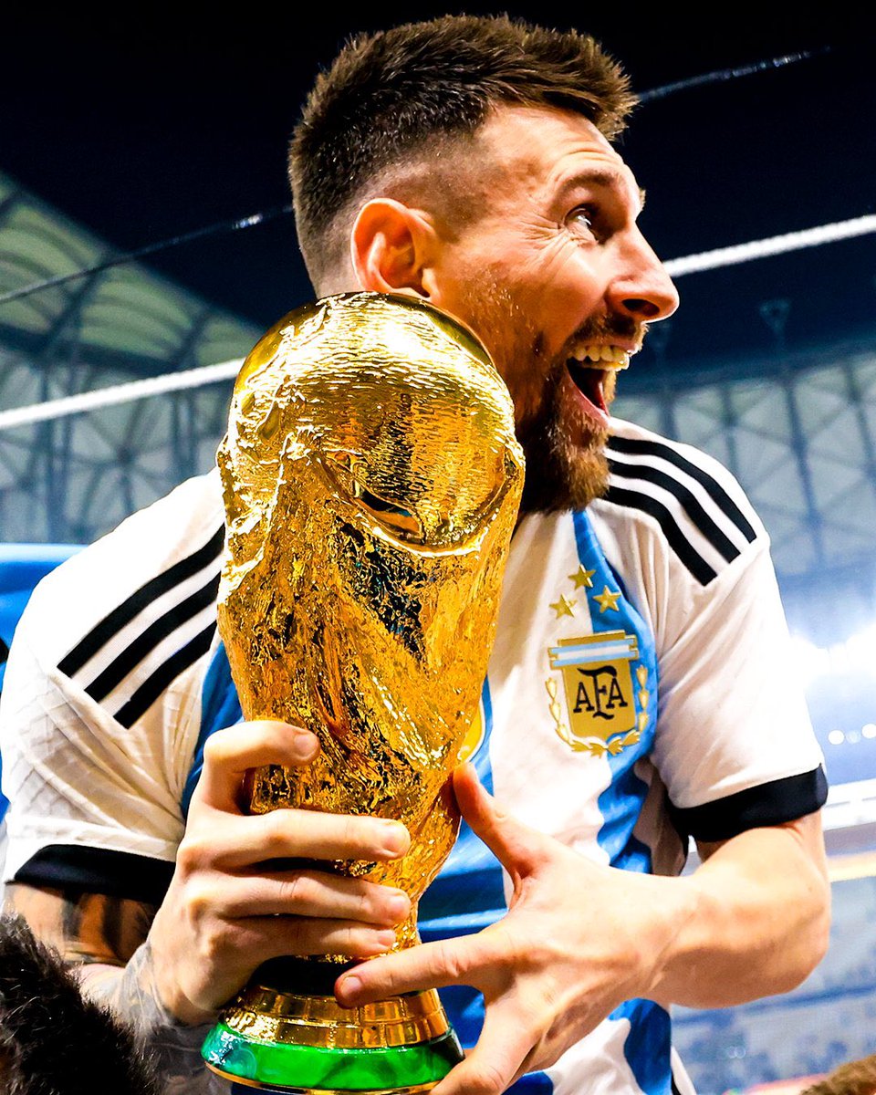 FabrizioRomano's tweet photo. 🚨🇦🇷 BREAKING NEWS: LIONEL MESSI RETIRES FROM INTERNATIONAL FOOTBALL.

Messi will not play for Argentina national team anymore. https://t.co/KaiZ5Pwrw9