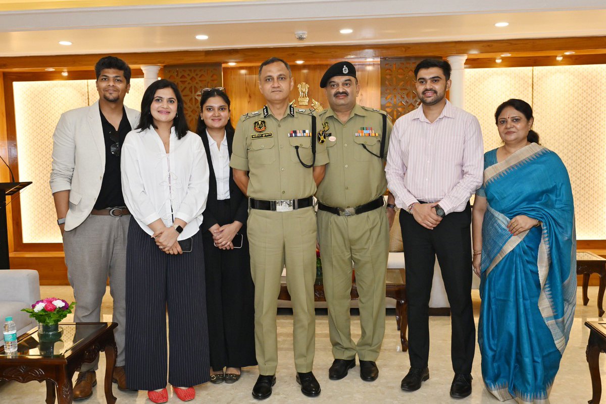 BSF_India's tweet photo. 31 August 2026
New Delhi 

A farewell function has been organised today at BSF Force HQ, to bid farewell to Shri Om Prakash Prajapati 2IC and Shri Amarjeet Singh DC on their superannuation after distinguished and dedicated service to the nation.

Shri Praveen Kumar, IPS, DG BSF expressed his heartfelt appreciation for their exemplary service and invaluable contributions to the nation.

The officers and personnel present on the occasion conveyed their warm wishes to the superannuating officers and their families for a happy, healthy and fulfilling life ahead.

Prahari Pariwar salutes their commitment and dedicated service to the nation.