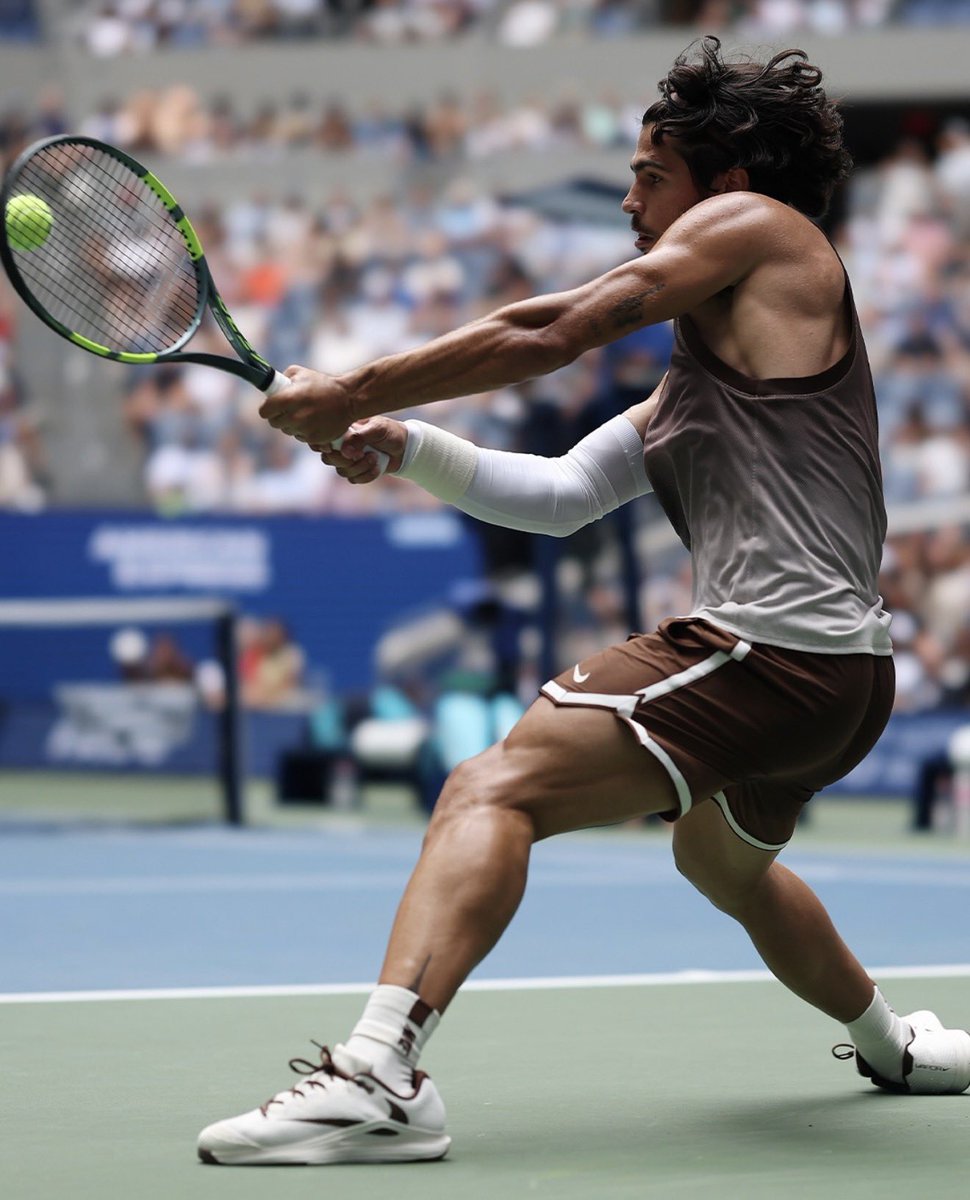 alcarchive's tweet photo. so happy to see him back on court again https://t.co/cKxw787Kmu