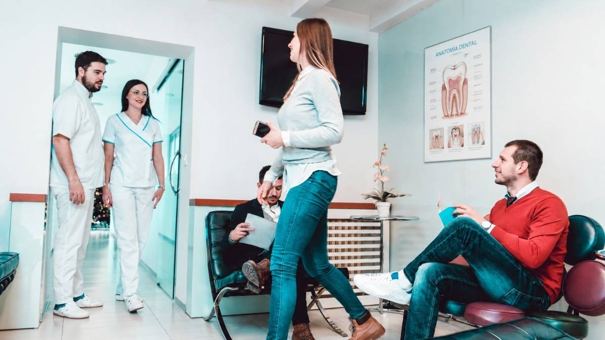 Spaniards Visit the Dentist 1.18 Times a Year, Far Behind the European Average
