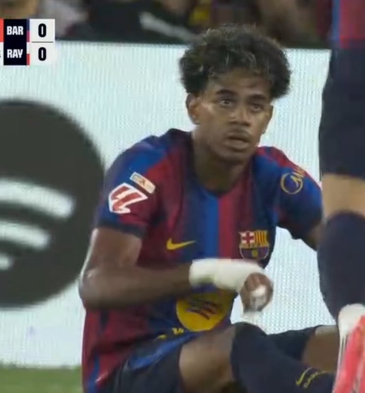 Senyyo's tweet photo. If this isn’t doping, explain to me why Barcelona players like Yamal and Raphinha train normally without any injuries but show up to matches wearing bandages? 🤔 https://t.co/SQifG9DQfV
