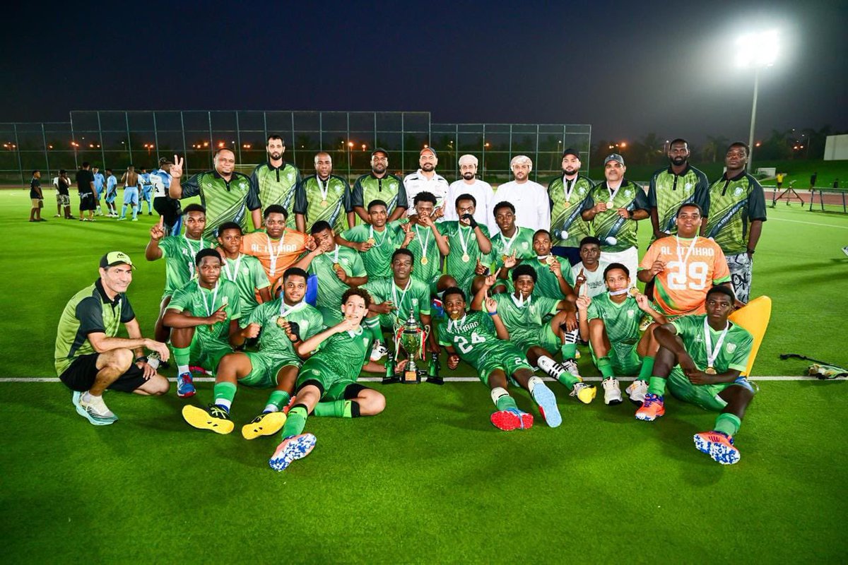 Al_ittihad1965's tweet photo. | 🟢 دوري الناشئين للهوكي للعام2026🏑🇴🇲

💫 مقتطفات من تتويج فريق ناشئين نادي الاتحاد 
 بطل دوري الناشئين للهوكي للعام  2026م لمحافظة ظفار. 

#نادي_الاتحاد_الرياضي 🇴🇲 💚 https://t.co/XnT32q8sQu