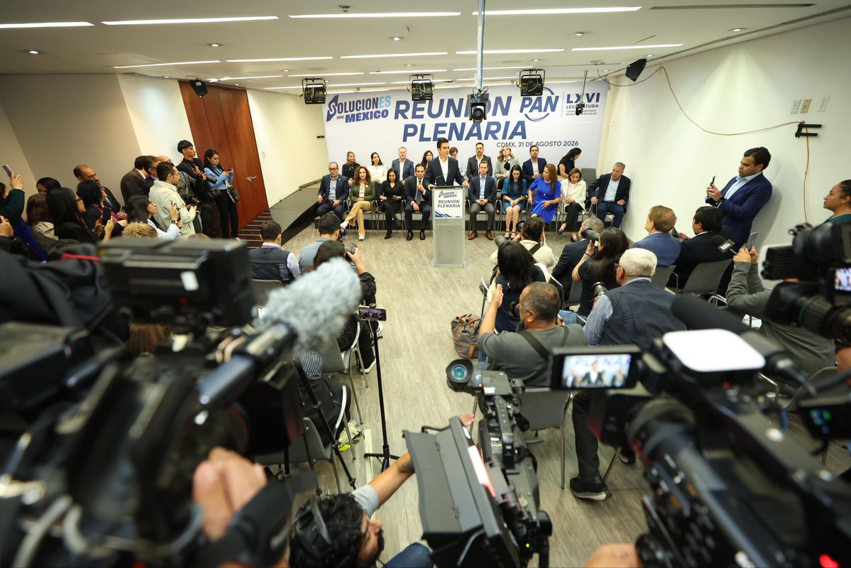 JorgeRoHe's tweet photo. Hoy tuvimos rueda de prensa en el marco de la reunión plenaria con nuestros senadores de @AccionNacional.

Agradezco su compromiso y el trabajo que realizan desde el Senado para defender a México y a sus familias.

Seguimos unidos y trabajando en las  #SolucionesParaMéxico que nuestro país necesita. 🇲🇽

#PatriaFamiliaYLibertad
