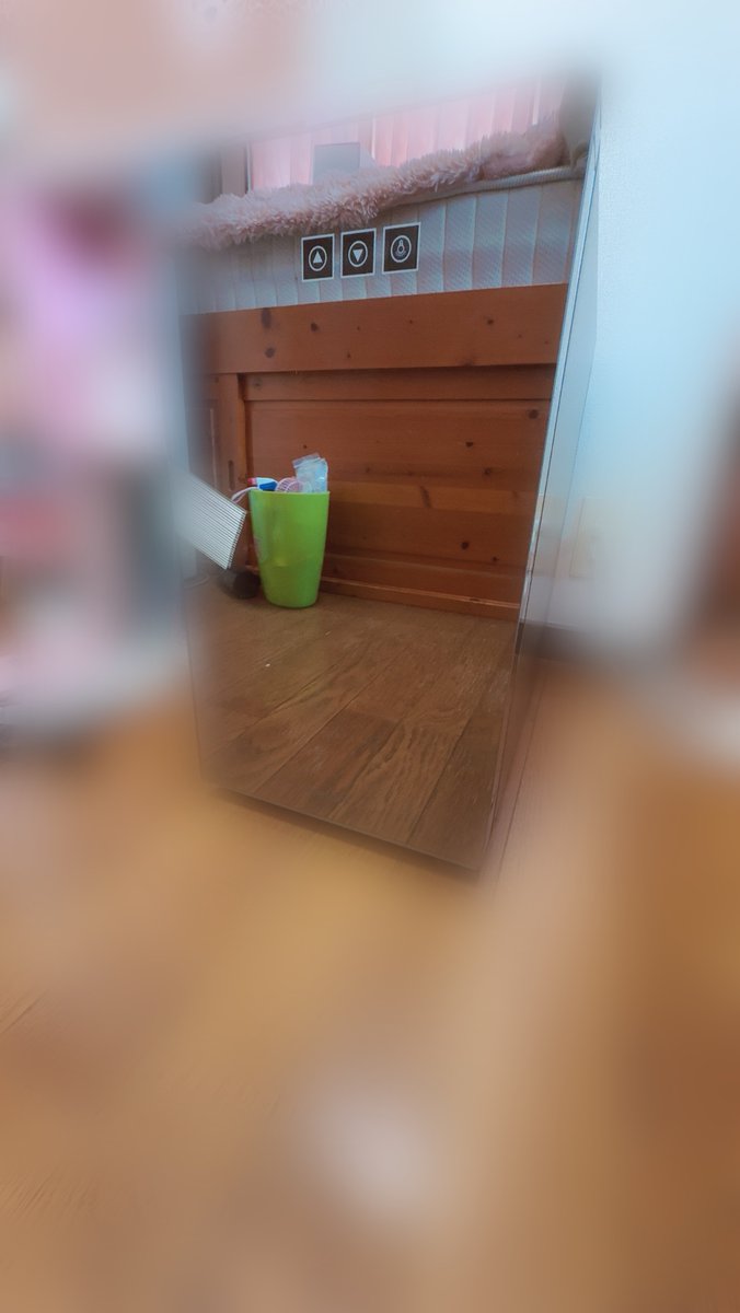 basateya's tweet photo. おはすも！
改めて誕プレ開封配信ありがとうございました！
食べ物大量で幸せ~~👼🏻🍀︎
くじ式プレゼントや、ネタ全力振りだったり、たくさん楽しませてくれてありがとう！愛感じた🫶🏻︎ ̖́- https://t.co/DIaHuvz6jc