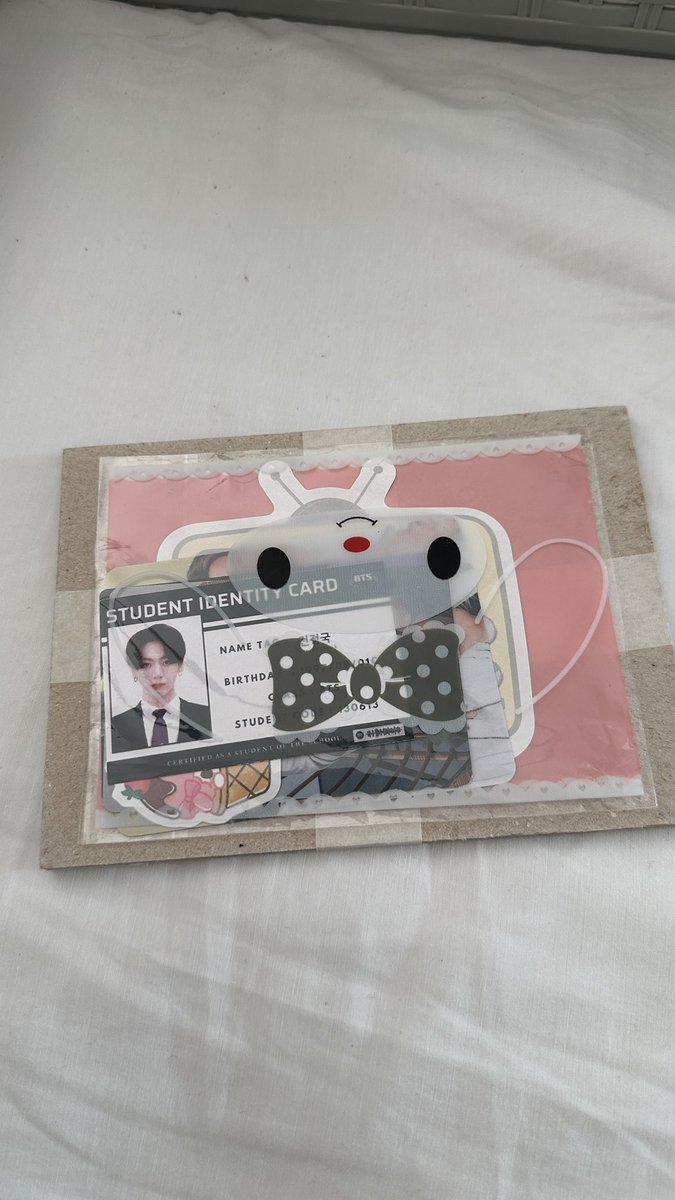 Mayn_OT7's tweet photo. Feedback positivo para @jimxx79 
Chegou tudo certinho e muito bem embalado! Obrigada! ❤️ https://t.co/ijxHtuPMNO