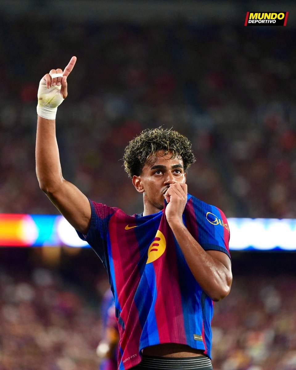 mundodeportivo's tweet photo. ❤️ 𝐀𝐌𝐎𝐑 𝐏𝐎𝐑 𝐄𝐋 𝐅𝐂 𝐁𝐀𝐑𝐂𝐄𝐋𝐎𝐍𝐀

🚀 GO LA ZO de Lamine Yamal 

📸 @perepunti https://t.co/krlQAvpDyu