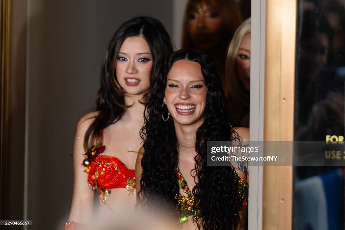 NotLiviaM's tweet photo. nao gente serio, as bochechinhas da Megan, o sorrisão da Dani 🥹🤏🏻 https://t.co/o0kJ73gXRW