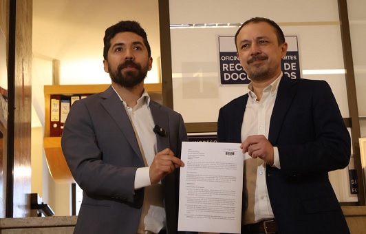 RadioAllen's tweet photo. #Política: Diputados @Juan_SantanaC (PS) y @luiscuellop (PC) recurren a Contraloría por eventuales vínculos con entorno de Cerimedo https://t.co/kqPjCdfqEK