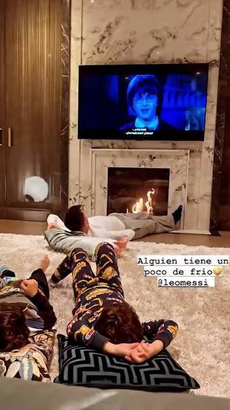 Lau74roJ's tweet photo. Estan diciendo que messi no debe ni saber que es HARRY POTTER, MANGA DE HIJOS DE PUTA https://t.co/0bmDZVKRVj