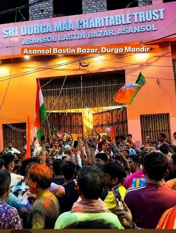 sayan2024's tweet photo. "Don't come to teach Bengalis how to celebrate Durga Puja." -- CPIM

Then why was the Maa Durga temple in Asansol closed for 15 years? Who were you afraid of?

Lenin's followers can stay with Lenin. We'll take care of Maa Durga and the Puja. https://t.co/9T4qE8snwt