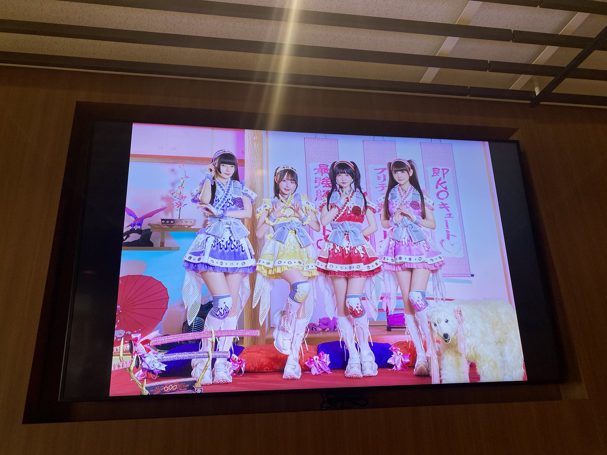 Haku_mint's tweet photo. いちばん楽しい夏だったなぁ....
来年もまた出会えた人たちとライブとかリリイベ行けますように https://t.co/i87YBuwyQP