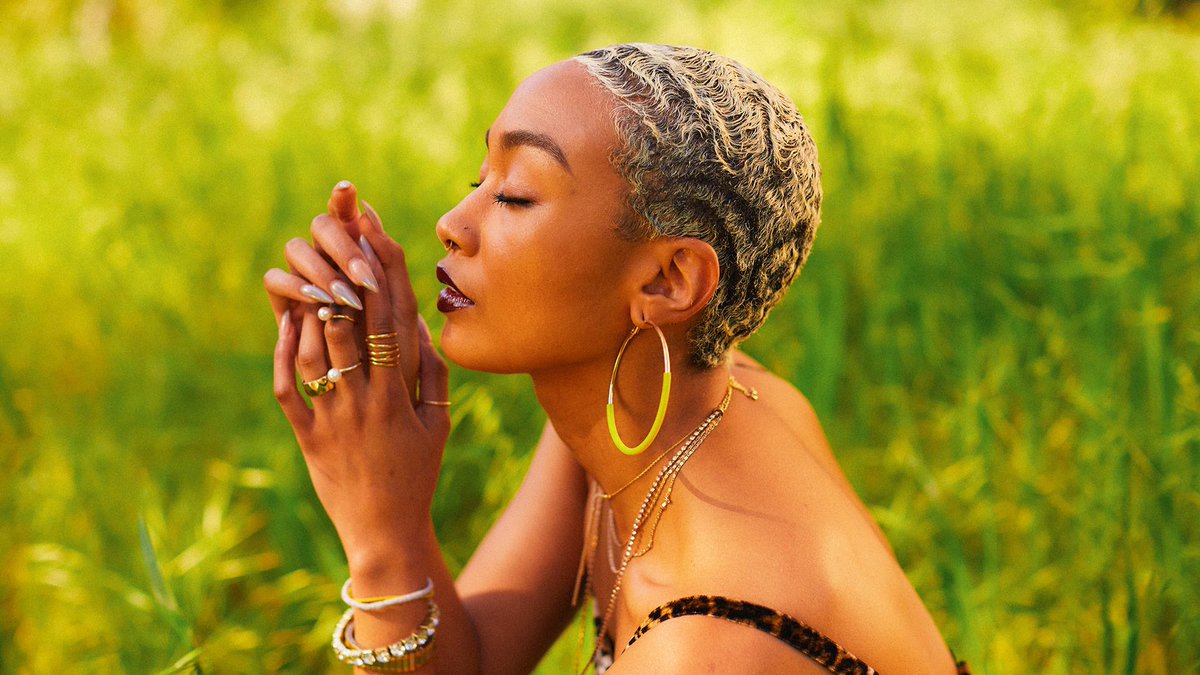 ItsToriGalvin's tweet photo. A lot of the comments are awful as per usual but reminder that Tati Gabrielle is STUNNING and I’ve adored her work over the years, I can’t wait to play as her character in Intergalactic: The Heretic Prophet 💿🎮✨ https://t.co/GAwaHdS4vR