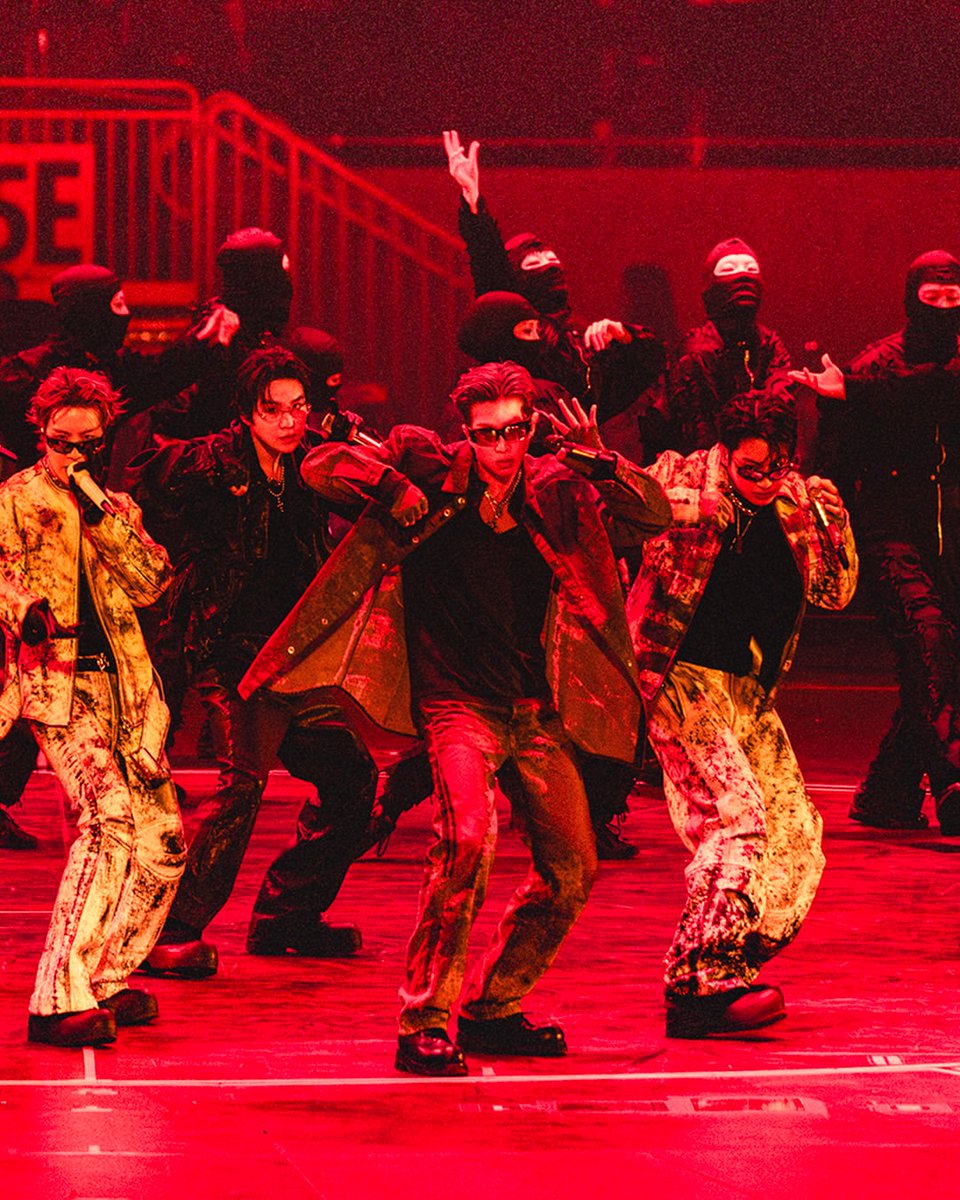 Seoul_ItalyBTS's tweet photo. 🅾︎ ig📷 Post di @DIESEL : @BTS_twt - 310826

Per le tappe del BTS WORLD TOUR ‘ARIRANG’ a Chicago, tutti e sette i membri dei @bts_bighit sono saliti sul palco indossando look su misura creati dal direttore creativo Glenn Martens

#BTS_WORLDTOUR_ARIRANG
https://t.co/VZ2PciCSGW https://t.co/qNyfKOY6gb