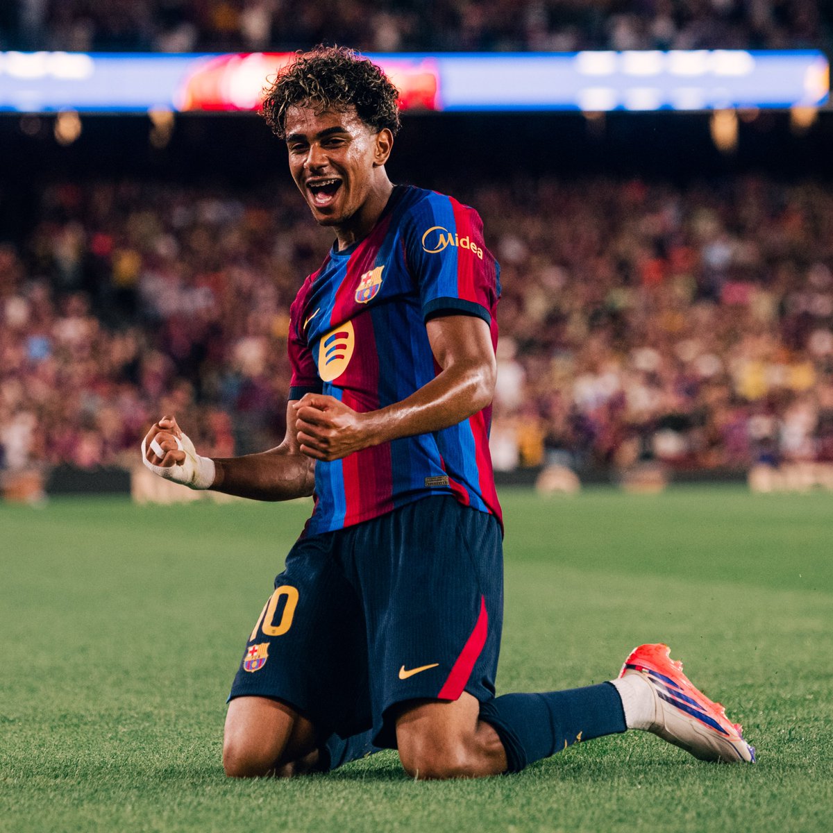 elchiringuitotv's tweet photo. ⏳ ¡Descanso en el Camp Nou! El Barça remonta y se marcha con ventaja en el marcador.

👉 Barça 2-1 Rayo Vallecano | #LALIGAEASPORTS

¡Nos vemos a las 12 de la noche en Energy! https://t.co/ciJerL2R0e