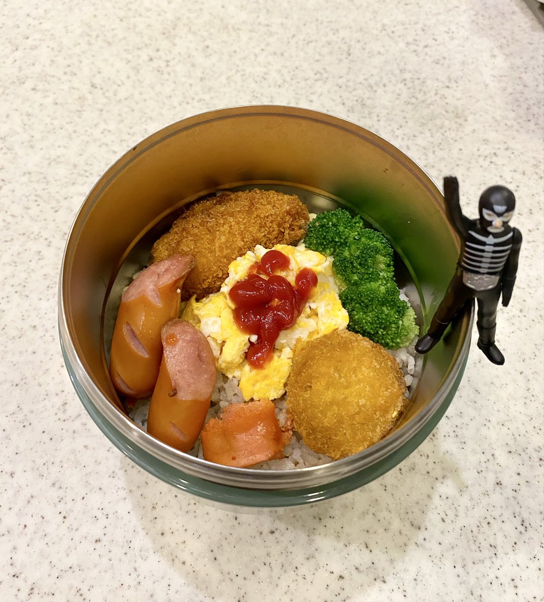ktuhrtm's tweet photo. おはようございます☺️
今日も一日ご安全に✋
＃お弁当　＃どんぶり https://t.co/HP9KUVeLon