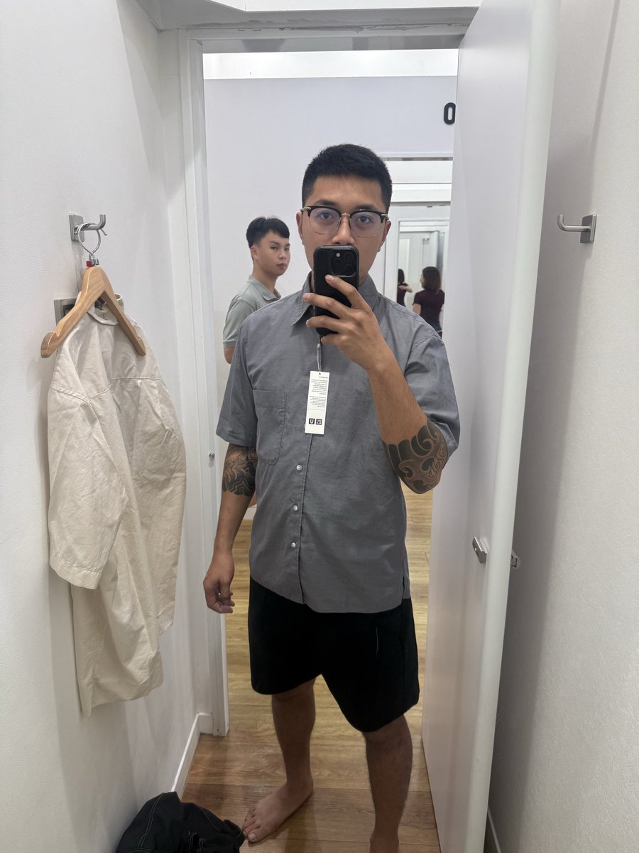 cai91901's tweet photo. 昨天買個衣服
一直試一直試
每一套都覺得好看…. https://t.co/jBrlih7y4S