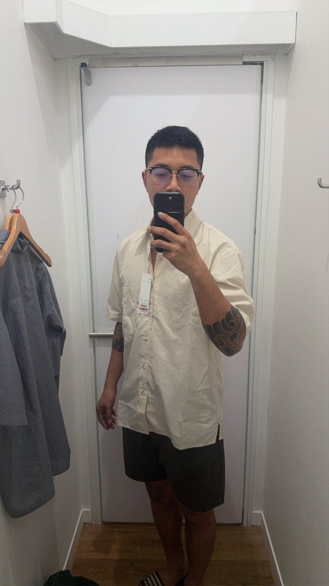cai91901's tweet photo. 昨天買個衣服
一直試一直試
每一套都覺得好看…. https://t.co/jBrlih7y4S
