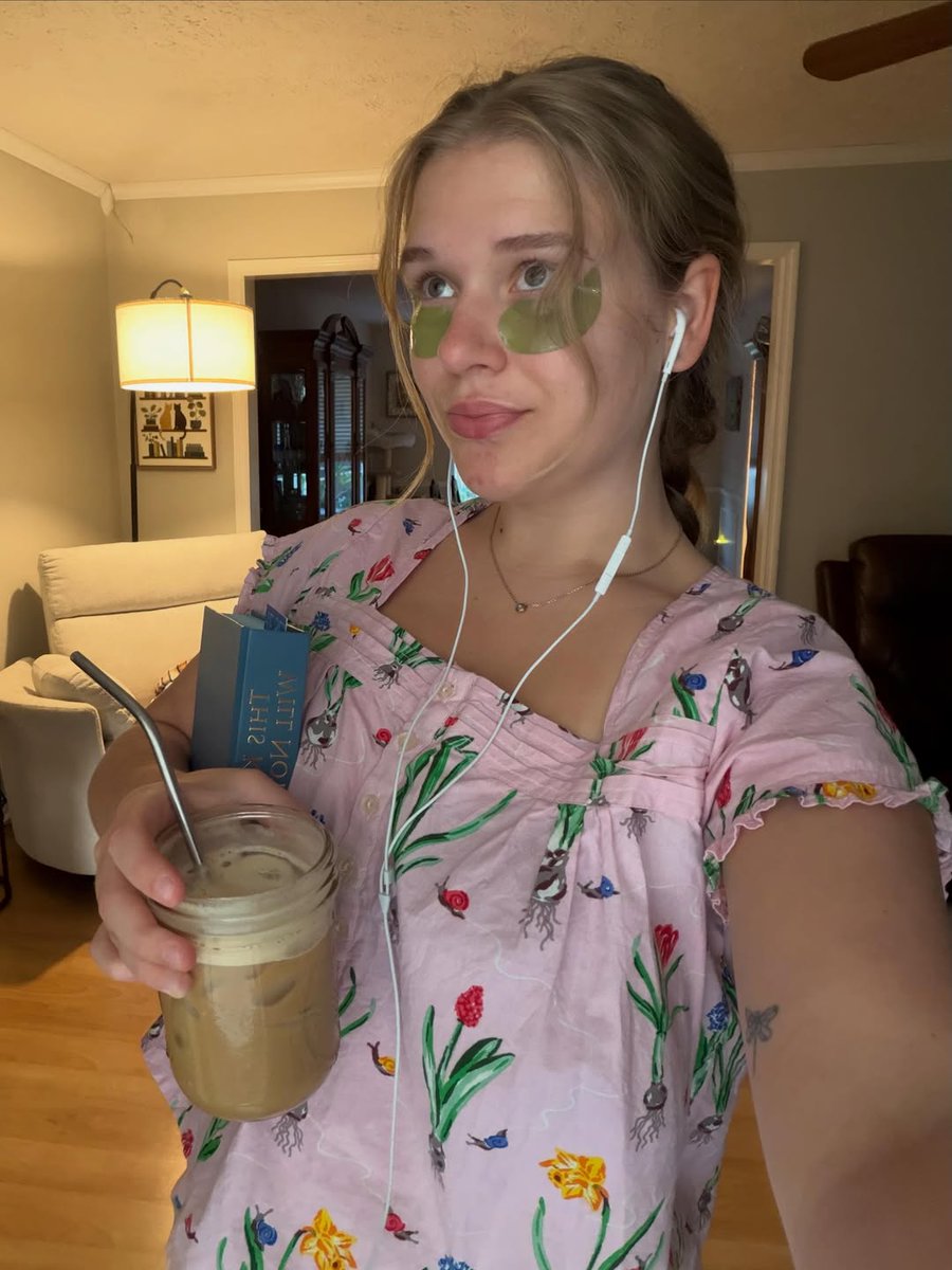 maddyyfaber's tweet photo. silly.sabrina.rose79feelinfine Good Morning kind souls. Do you tent to be a jealous person, have envy for what you percieve as an advantage someone has that you don't? Do you begrudge others success? https://t.co/MEFW9zT5Iq