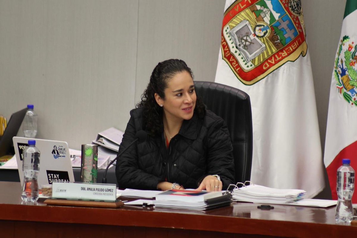 pulido_amalia's tweet photo. En Sesión del Consejo General del @IEEM_MX, aprobamos la actualización de la normativa institucional. 
Además, integramos y creamos Comisiones y designamos unidades responsables del PREP y del Sistema "Conóceles" para el #ProcesoElectoral2027. 🗳️ https://t.co/zrsVMdGIDl